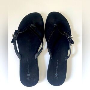 Magnolia & Vine flat sandals with snap-on charms